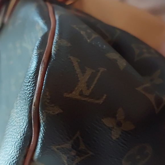 Louis Vuitton purse - Picture 7 of 7